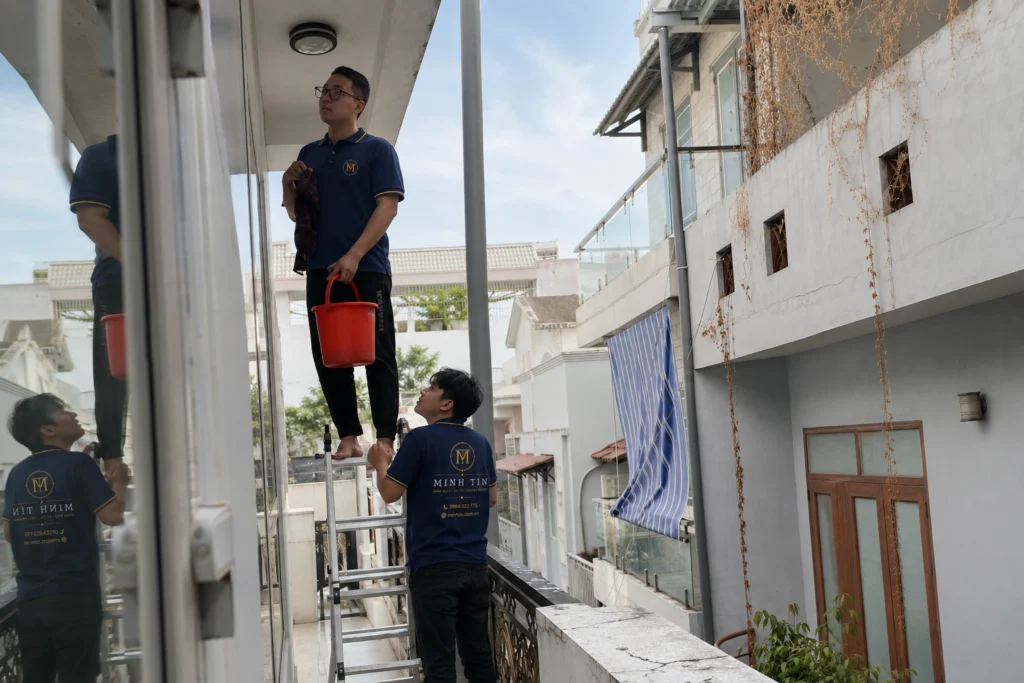 Nhân viên vệ sinh công nghiệp Cần Thơ