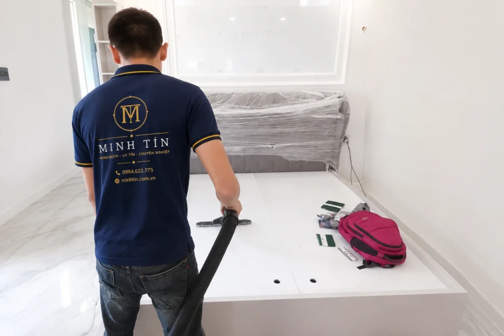 Nhân viên vệ sinh công nghiệp Cần Thơ